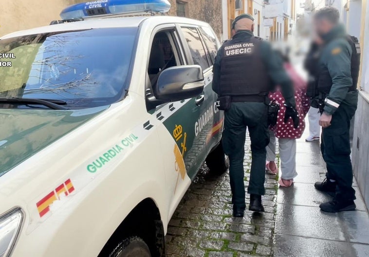 La Guardia Civil detiene a 12 integrantes de una organización delictiva por traficar con droga en la comarca